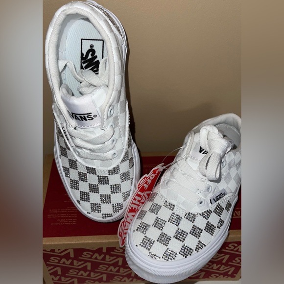Custom Bling Vans - Picture 4 of 6
